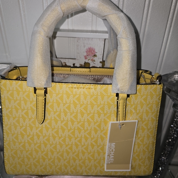 NWT Michael Kors Yellow Women's Bag Set - Picture 6 of 10